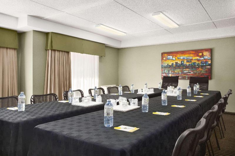 فندق Days Inn By Wyndham Miramichi Nb