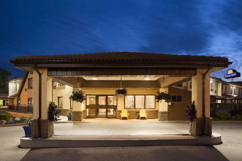 فندق Days Inn By Wyndham Miramichi Nb