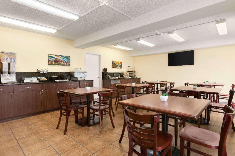 فندق Days Inn By Wyndham Miramichi Nb
