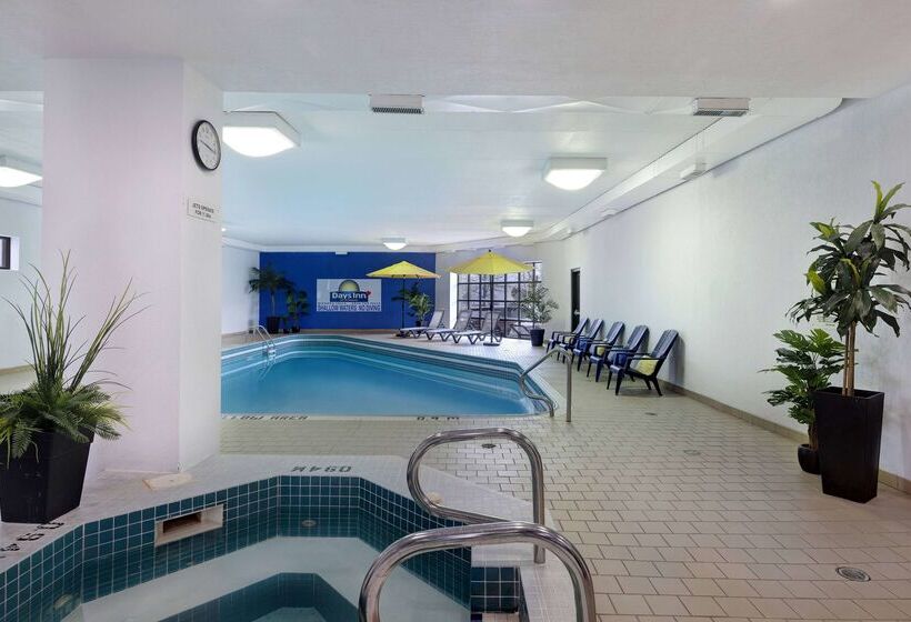 酒店 Days Inn By Wyndham Niagara Falls Near The Falls
