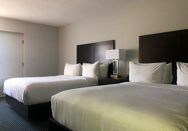 هتل Days Inn By Wyndham Sarnia Harbourfront
