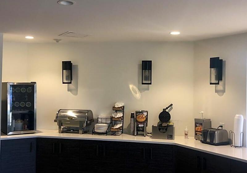 هتل Days Inn By Wyndham Sarnia Harbourfront