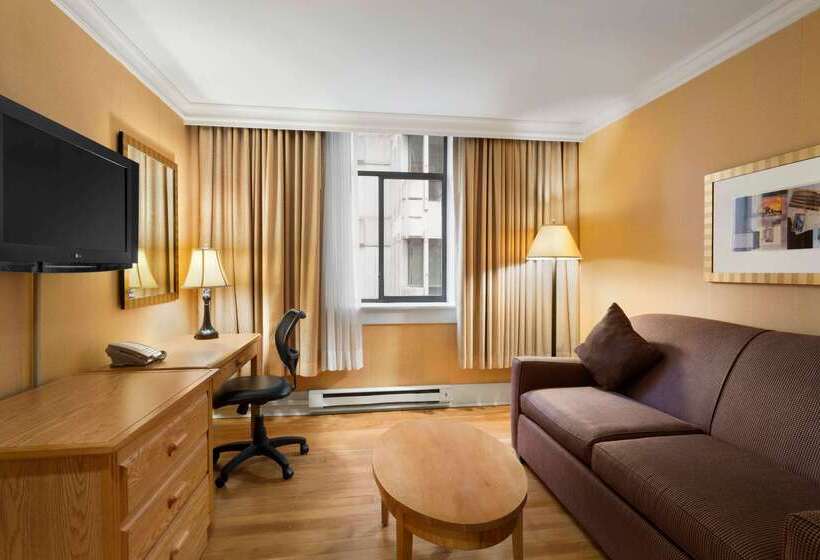 فندق Days Inn By Wyndham Vancouver Downtown