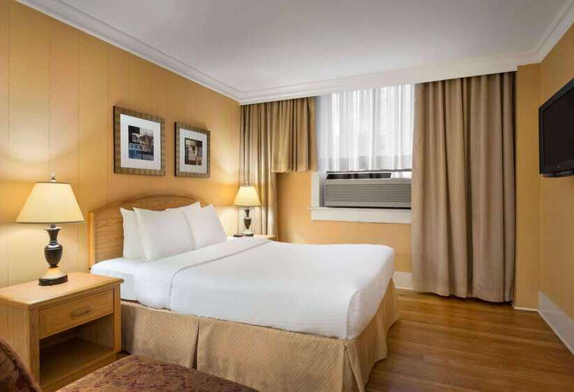 فندق Days Inn By Wyndham Vancouver Downtown