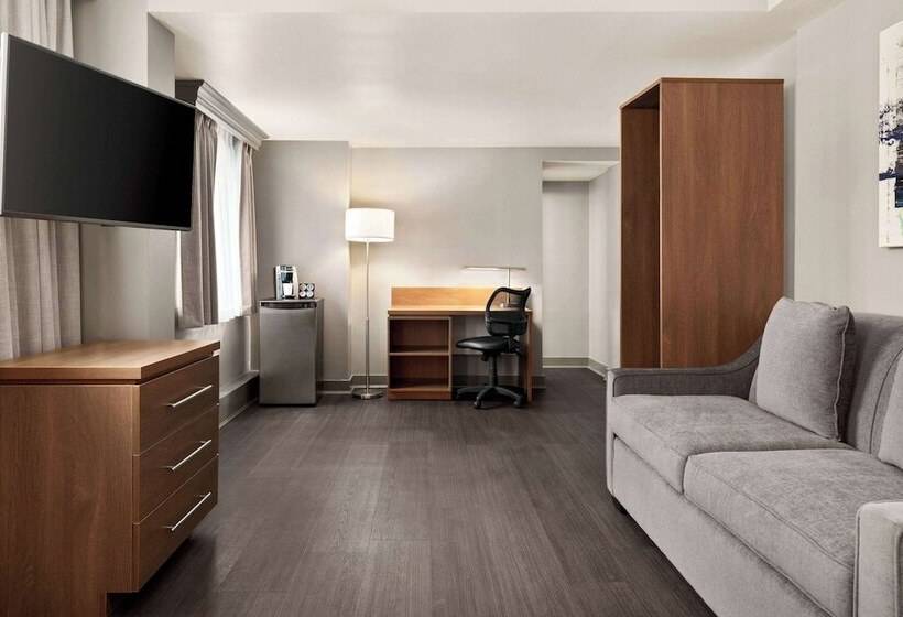 فندق Days Inn By Wyndham Vancouver Downtown