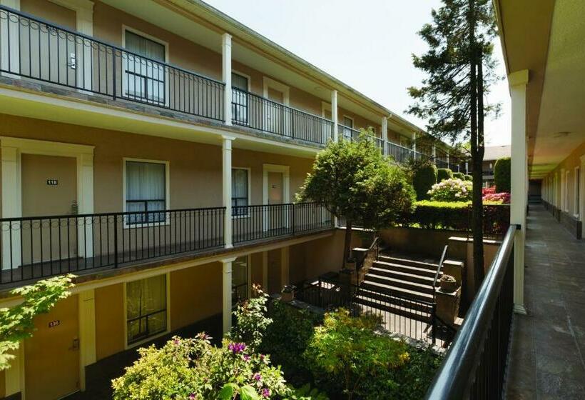 酒店 Days Inn By Wyndham Vancouver Metro