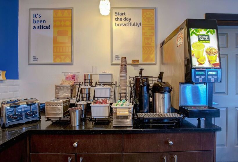 ホテル Days Inn By Wyndham Vernon