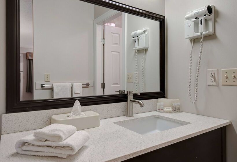 ホテル Days Inn By Wyndham Vernon