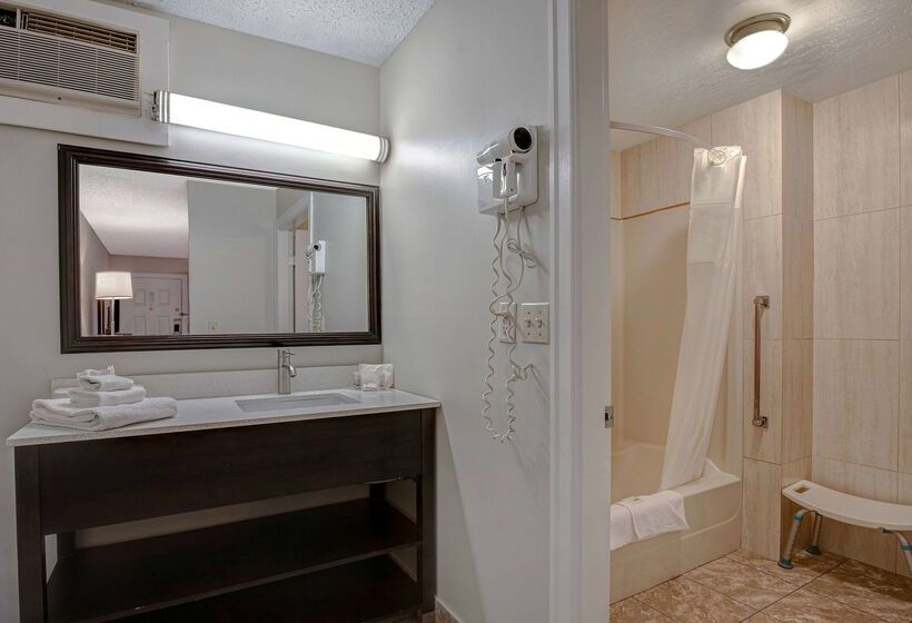 ホテル Days Inn By Wyndham Vernon