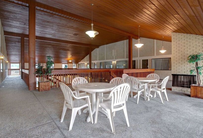 ホテル Days Inn By Wyndham Vernon