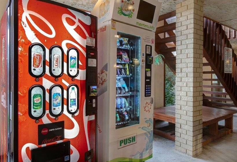 ホテル Days Inn By Wyndham Vernon