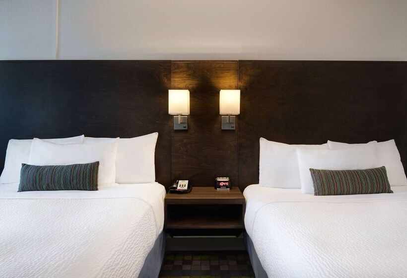 בית מלון כפרי Days Inn By Wyndham Victoria Airport Sidney