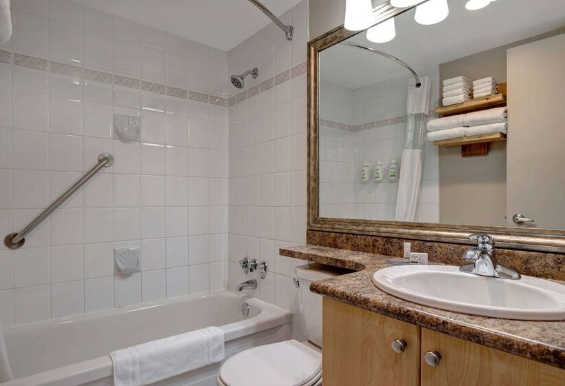 ホテル Days Inn By Wyndham Victoria Uptown