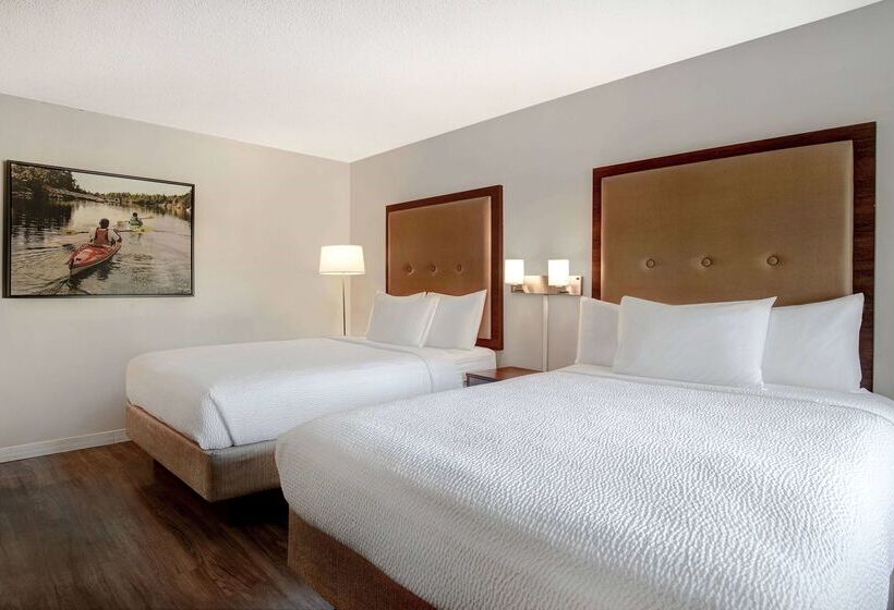 ホテル Days Inn By Wyndham Victoria Uptown