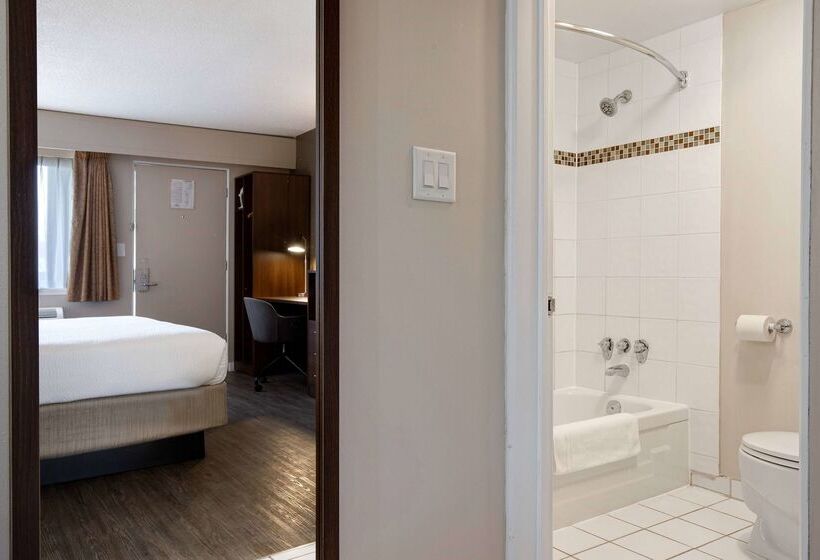 ホテル Days Inn By Wyndham Victoria Uptown