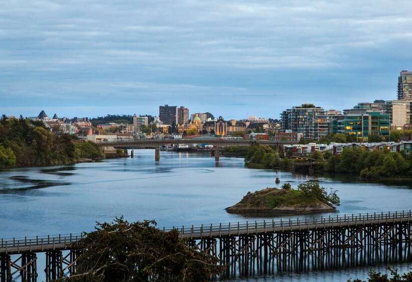 ホテル Days Inn By Wyndham Victoria Uptown