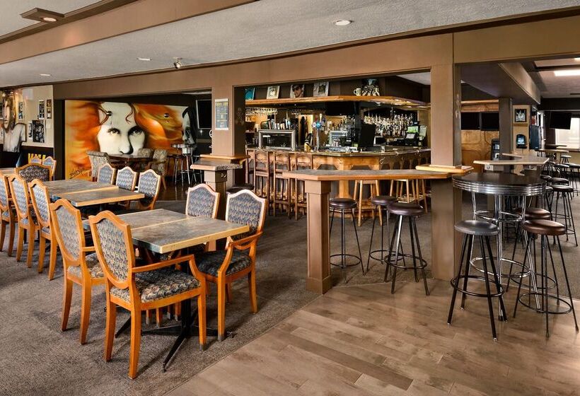 ホテル Days Inn By Wyndham Victoria Uptown