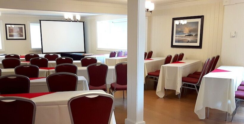 ホテル Days Inn By Wyndham Victoria Uptown