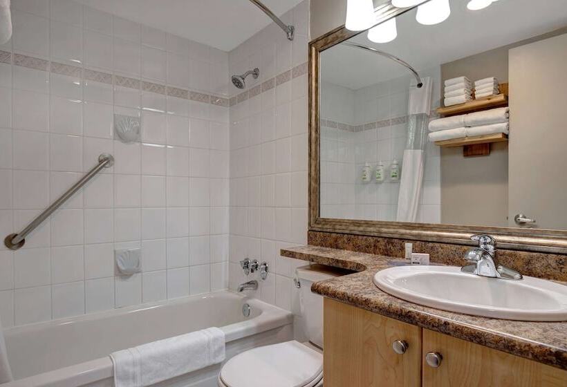 ホテル Days Inn By Wyndham Victoria Uptown