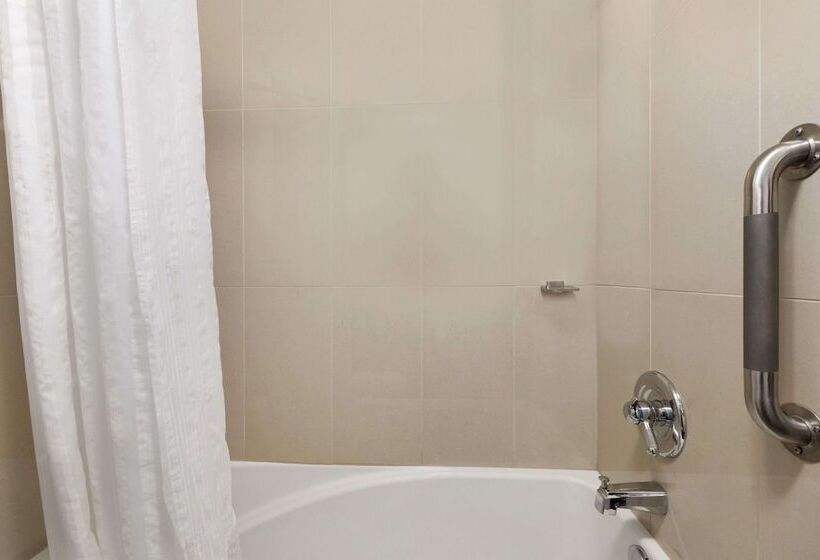 酒店 Days Inn & Conference Centre By Wyndham Montreal Airport