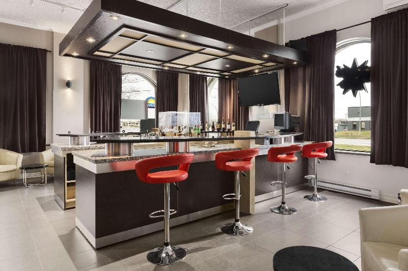 هتل Days Inn & Conference Centre By Wyndham Montreal Airport