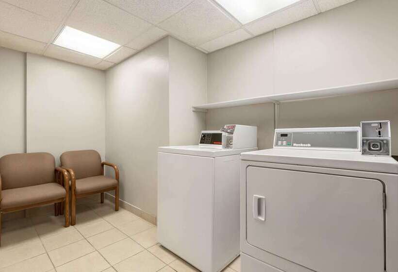 فندق Days Inn By Wyndham London