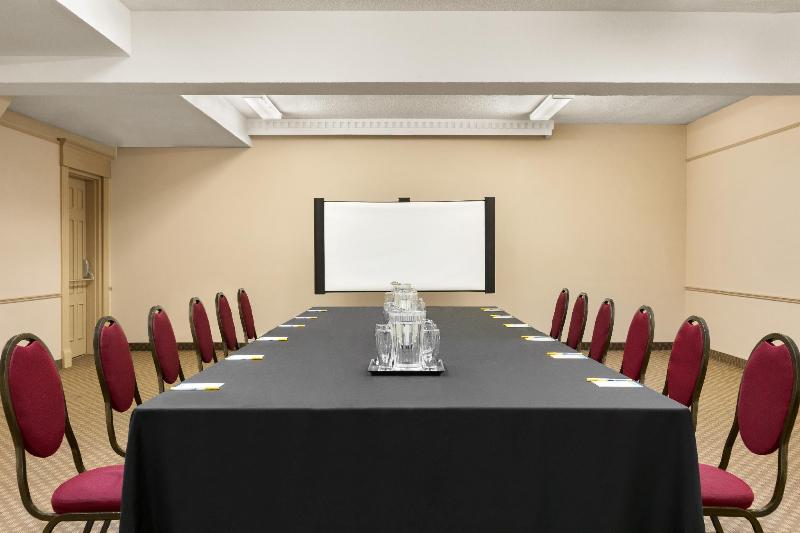 فندق Days Inn By Wyndham London