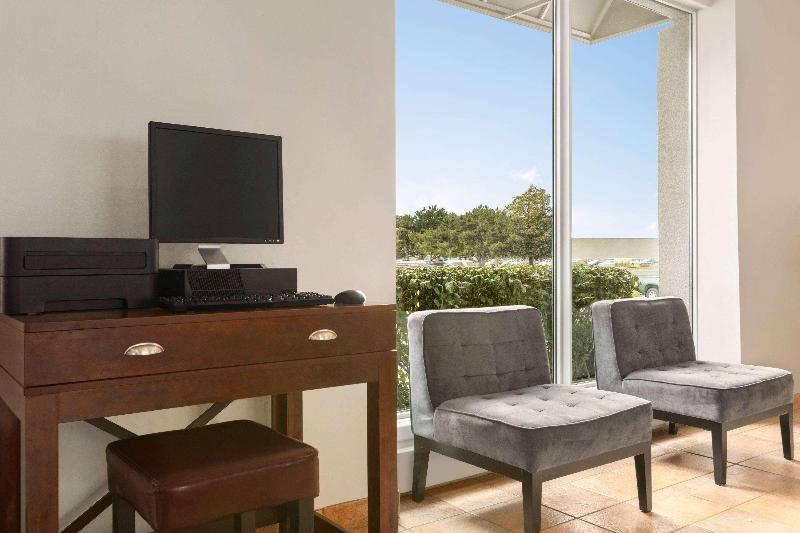 فندق Days Inn By Wyndham London