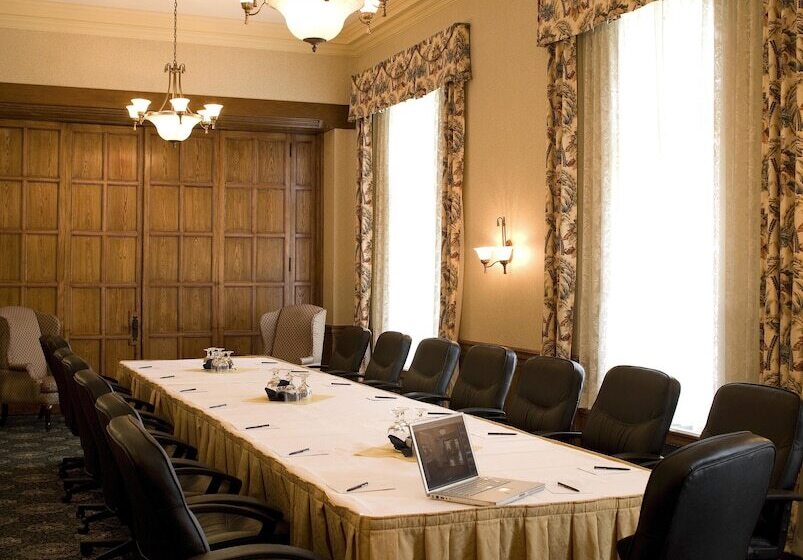 Delta Hotels By Marriott Bessborough