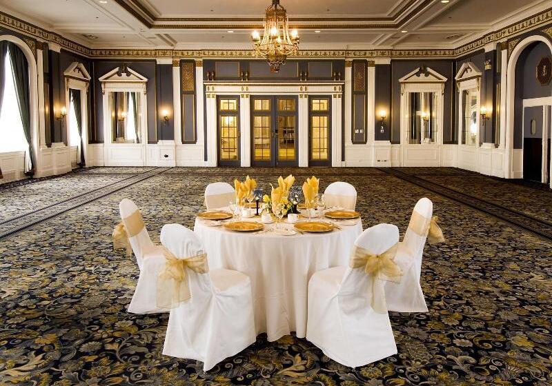 Delta Hotels By Marriott Bessborough