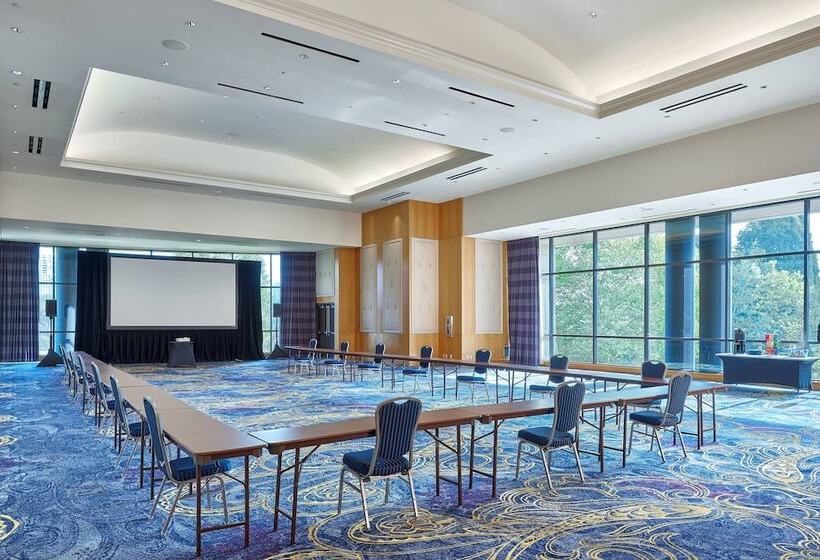 Delta Hotels By Marriott Burnaby Conference Centre