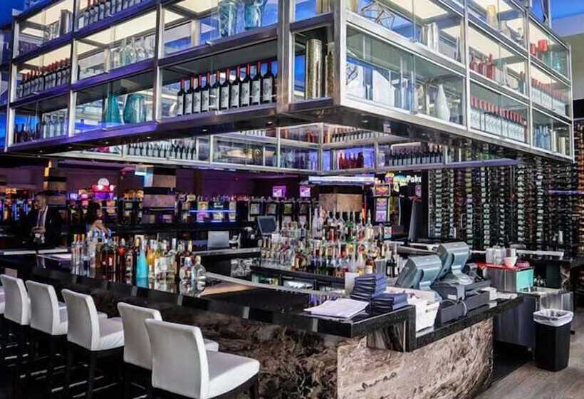 Delta Hotels By Marriott Burnaby Conference Centre