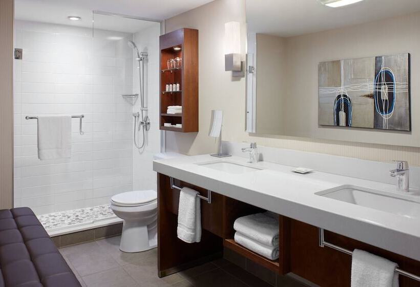 Delta Hotels By Marriott Kingston Waterfront