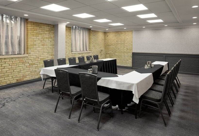 Delta Hotels By Marriott London Armouries