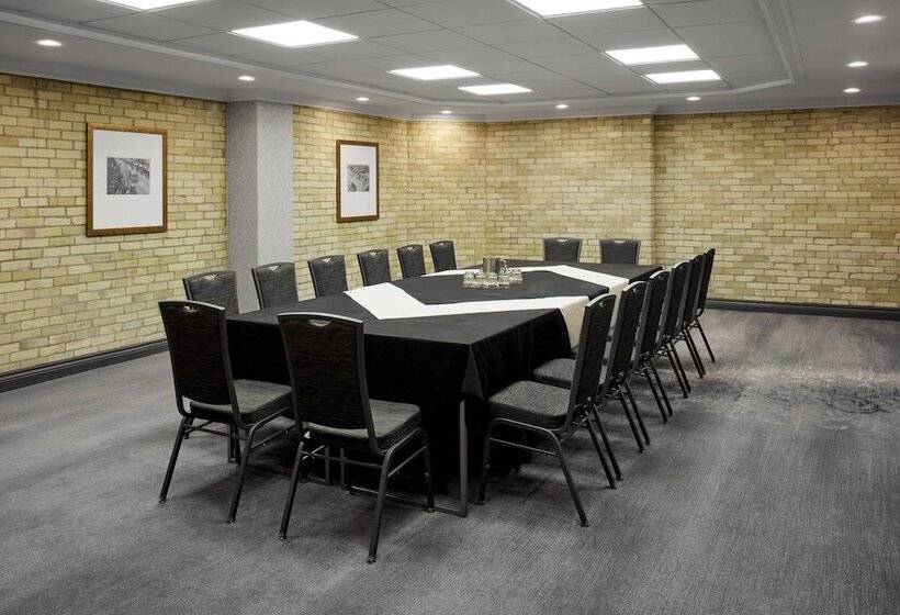 Delta Hotels By Marriott London Armouries