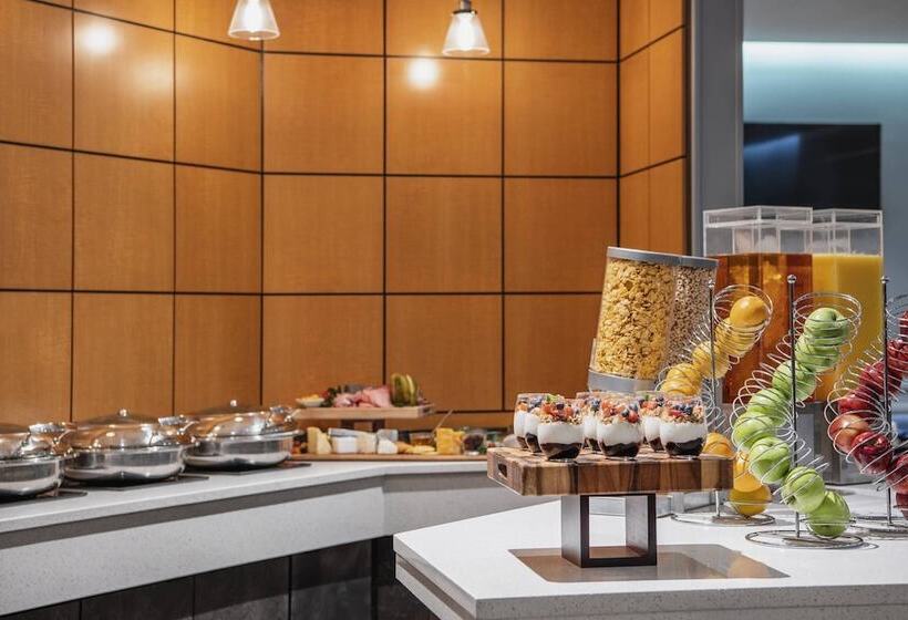 Delta Hotels By Marriott Regina