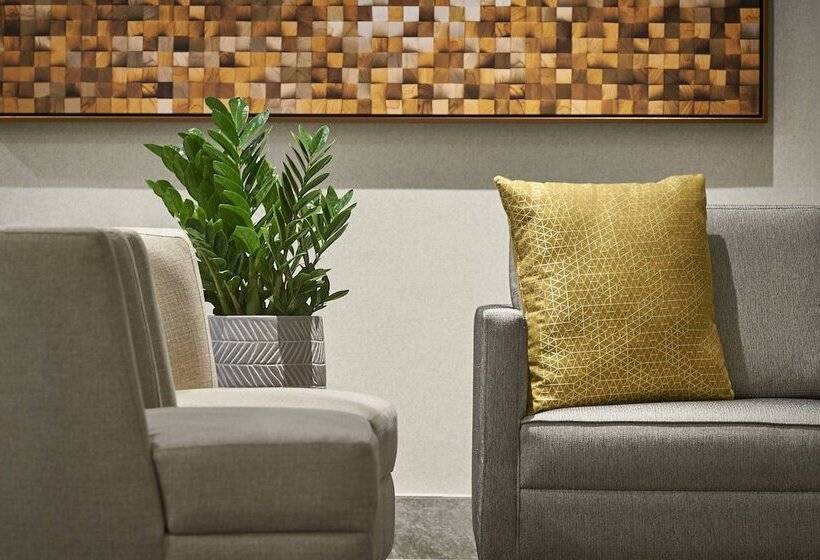 Delta Hotels By Marriott Toronto Mississauga