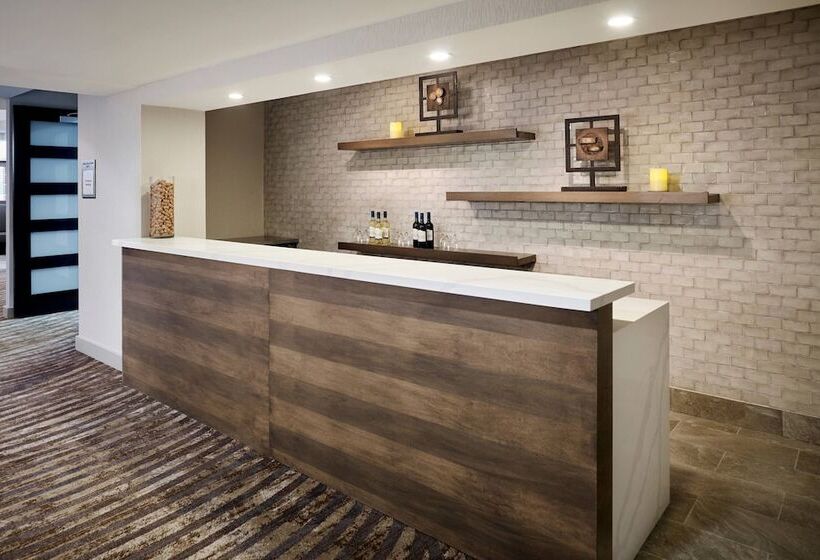 Delta Hotels By Marriott Toronto Mississauga