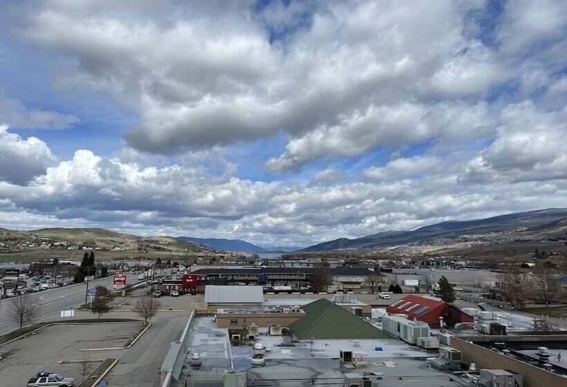 בית מלון כפרי Divya Sutra Plaza And Conference Centre, Vernon, Bc
