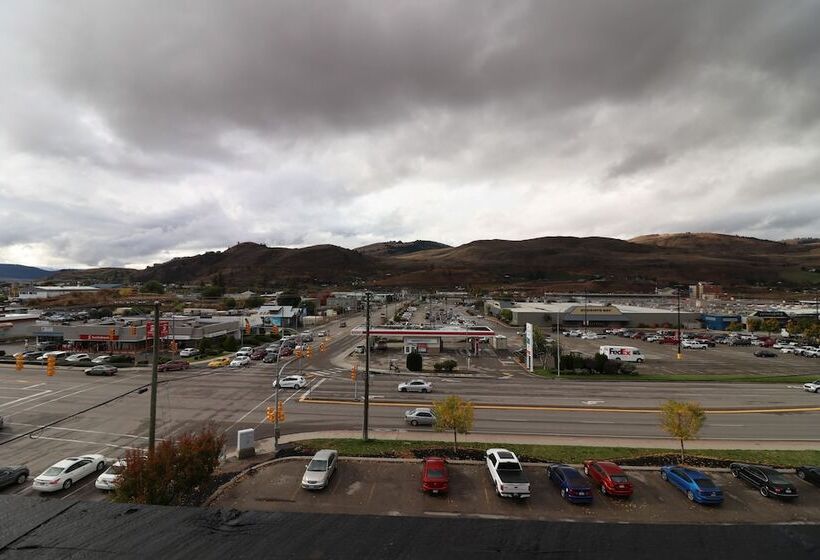 בית מלון כפרי Divya Sutra Plaza And Conference Centre, Vernon, Bc