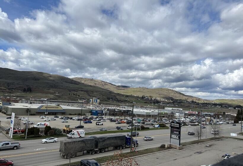 בית מלון כפרי Divya Sutra Plaza And Conference Centre, Vernon, Bc