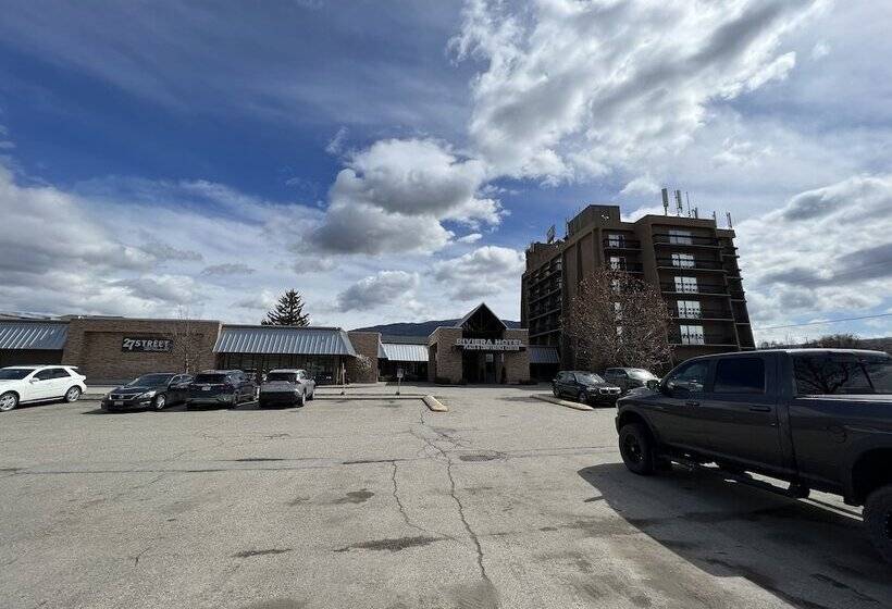 בית מלון כפרי Divya Sutra Plaza And Conference Centre, Vernon, Bc