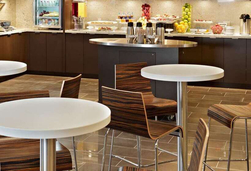 Doubletree By Hilton Hotel & Conference Centre Regina