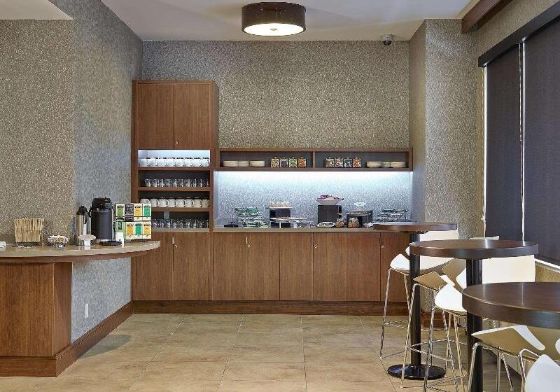 Doubletree By Hilton Hotel & Conference Centre Regina