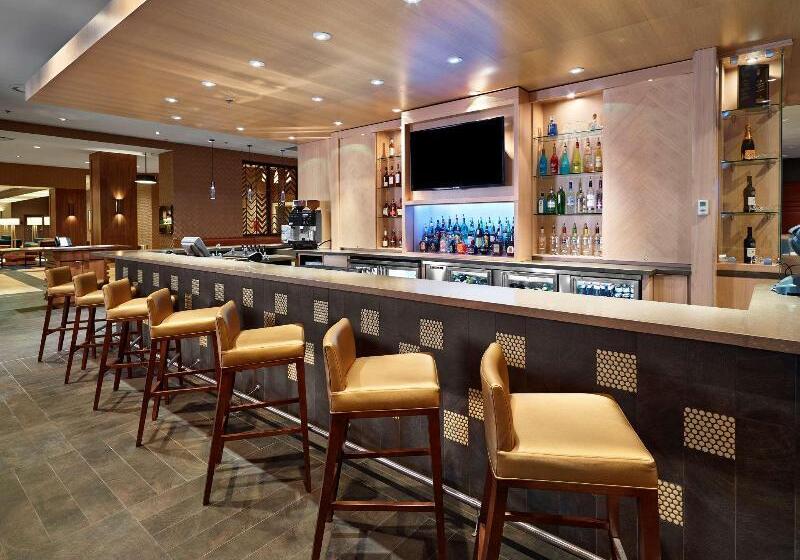 Doubletree By Hilton Hotel & Conference Centre Regina
