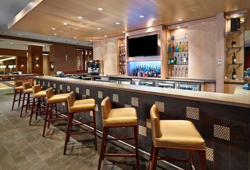 Doubletree By Hilton Hotel & Conference Centre Regina