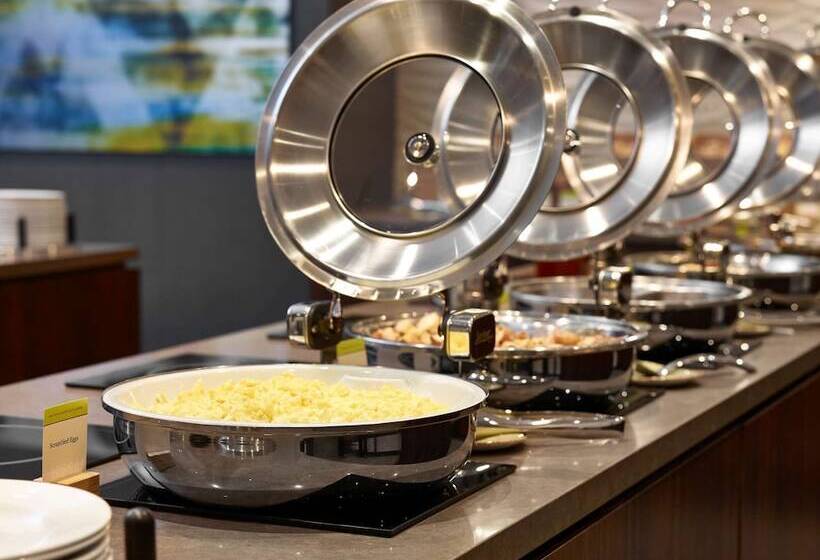 Doubletree By Hilton Hotel & Conference Centre Regina