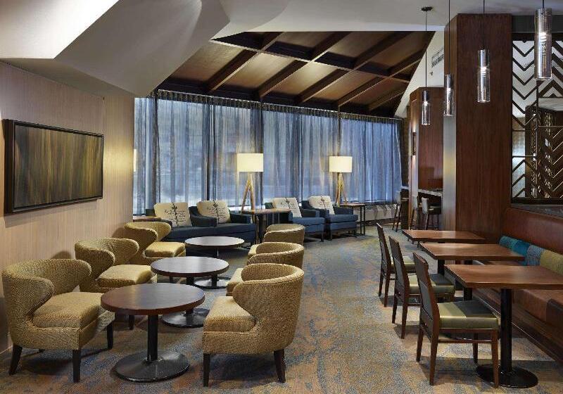 Doubletree By Hilton Hotel & Conference Centre Regina