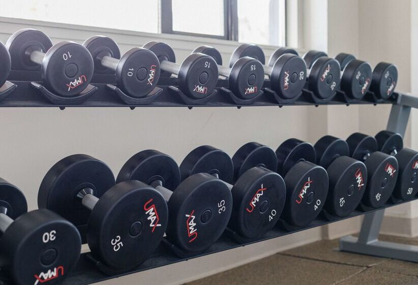 Doubletree By Hilton Hotel & Suites Victoria