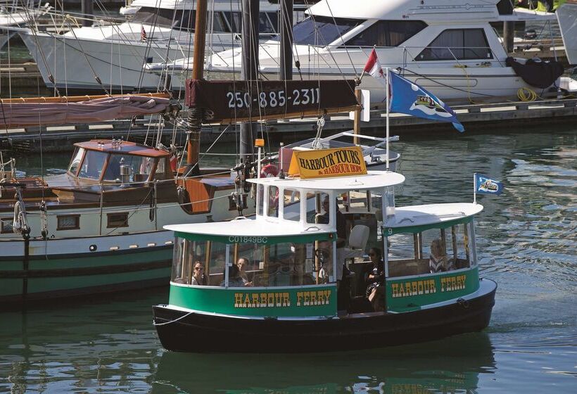 Doubletree By Hilton Hotel & Suites Victoria